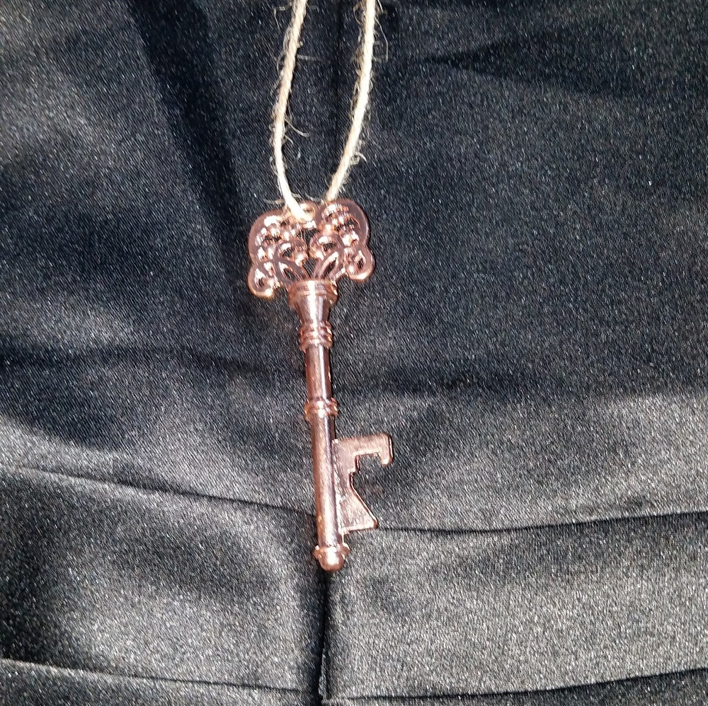 Nwot! Multi-Functional Key Keepsake! - image 2